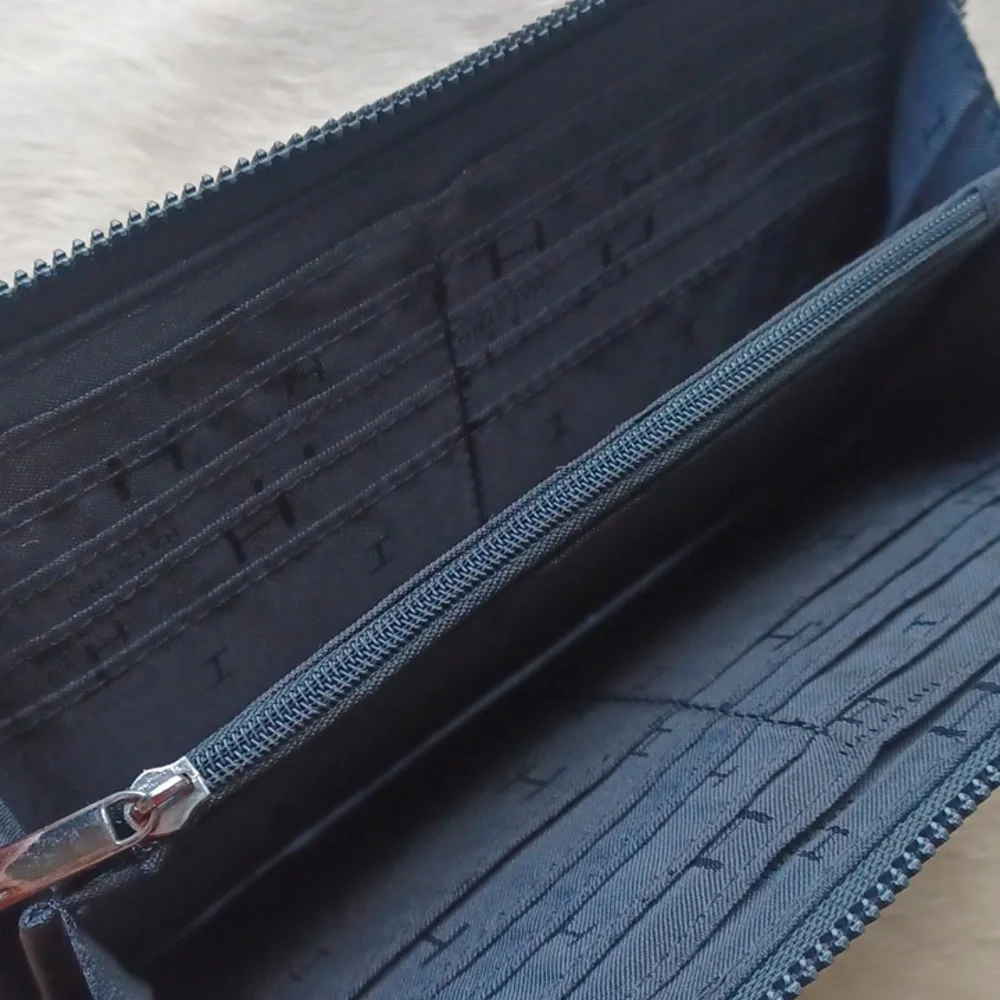 Halston wallet